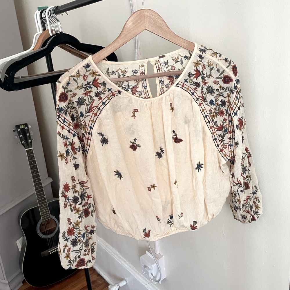 Peach Embroidered Free People Top!